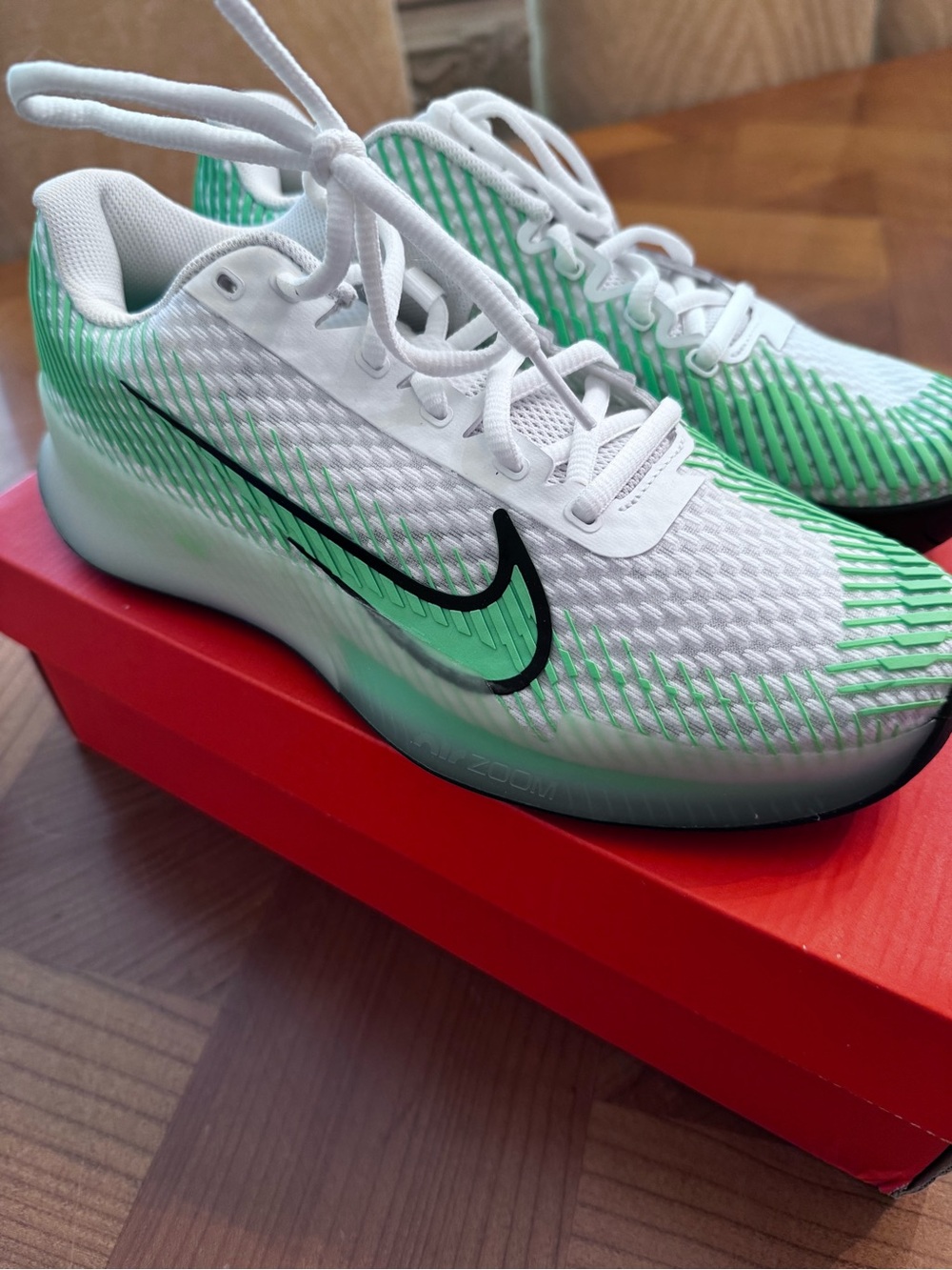 Nike ZOOM VAPOR women’s size 6 White, black, poison green